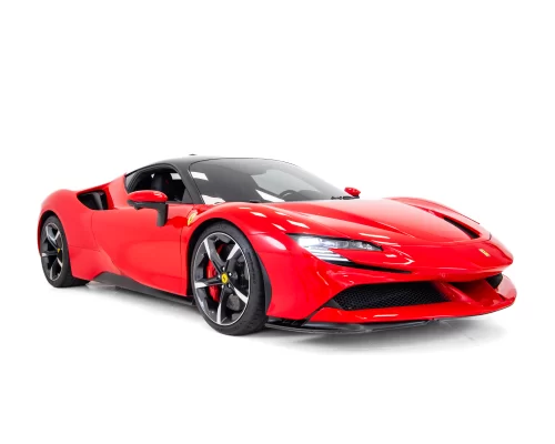 FERRARI-SF90-STRADALE-ROSSO-CORSA-DIANTEIRA-DIREITA