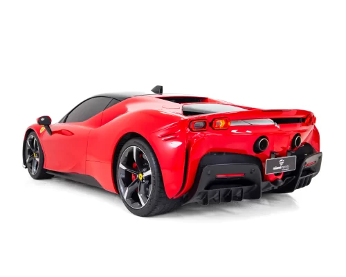 FERRARI-SF90-STRADALE-ROSSO-CORSA-TRASEIRA-ESQUERDA