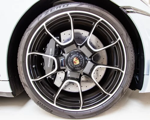 PORSCHE-911-TURBO-S-CINZA-GELO-METALICO-RODA