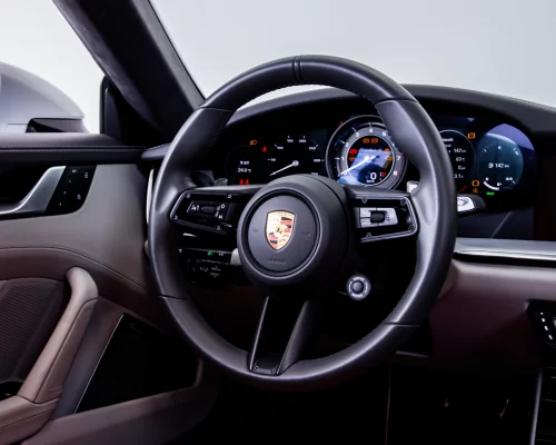 PORSCHE-911-TURBO-S-CINZA-GELO-METALICO-VOLANTE