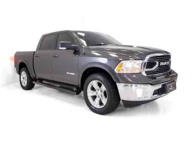 RAM-CLASSIC-LARAMIE-CINZA-DIANTEIRA-DIREITA