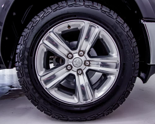 RAM-CLASSIC-LARAMIE-CINZA-RODA